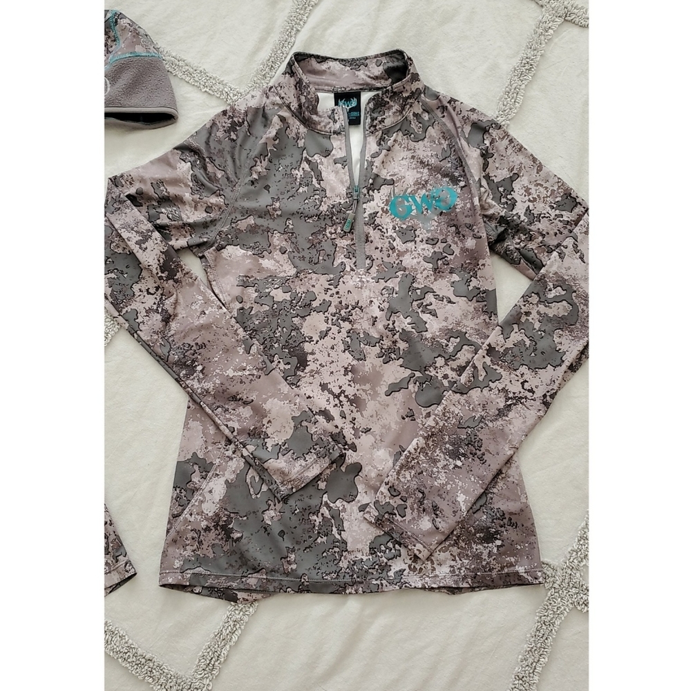 Womens hunting apparel